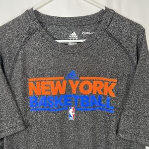 New York Knicks Adidas Climalite T Shirt Mens Size Large Gray Performance Poly